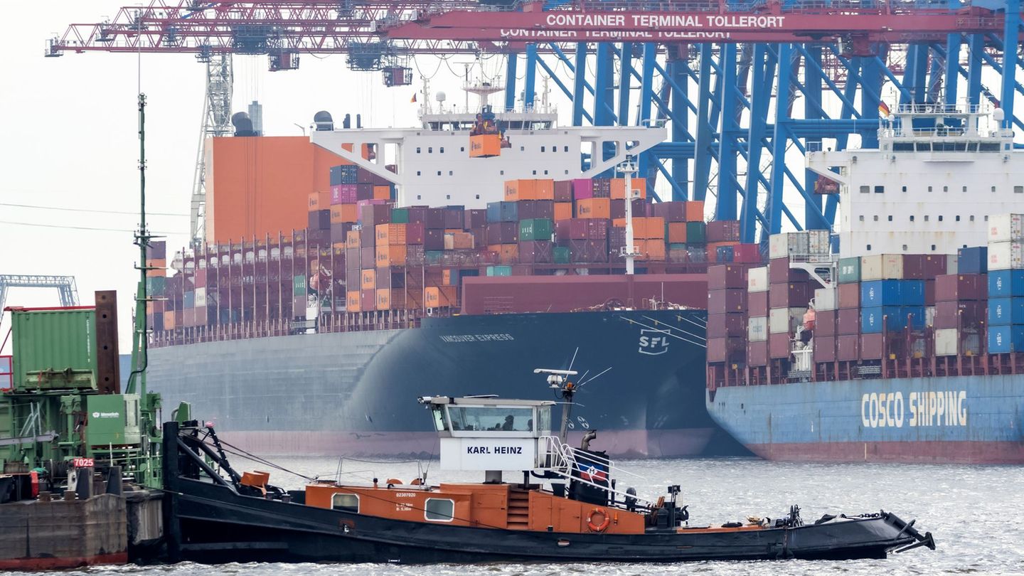 Tarifverhandlungen: Warnstreik im Hafen beendet – Schiffe wieder unterwegs