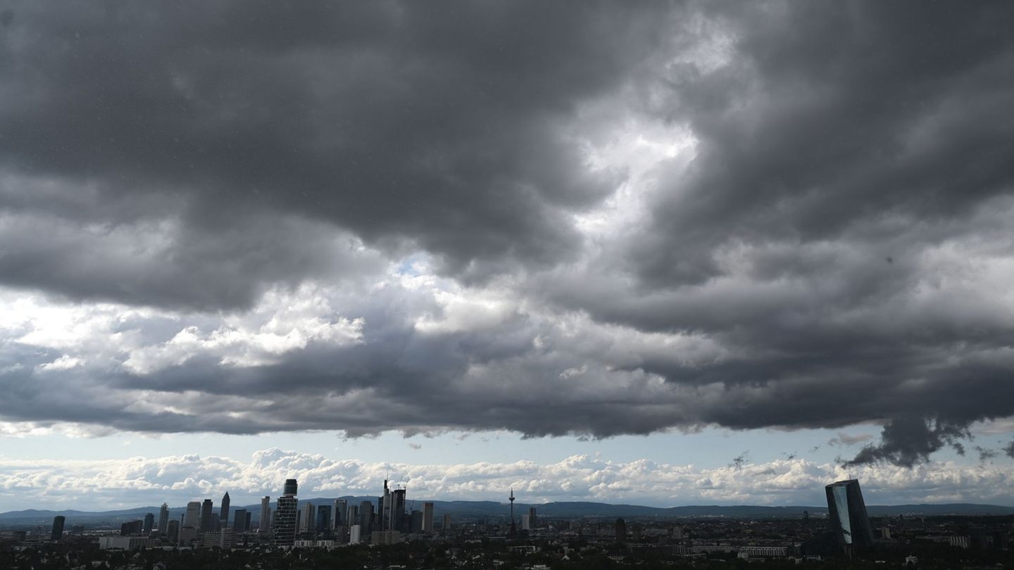 Wettervorhersage: Trübes und nasses Wetter in Hessen