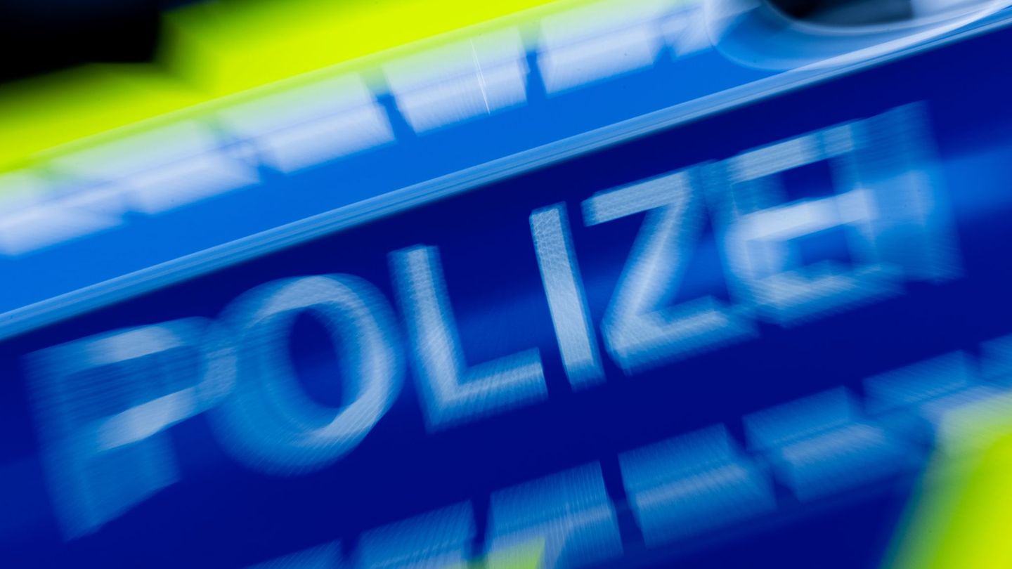 Gewalttat in Öffentlichkeit: Mann durch Schuss am Kopf verletzt – Beziehungstat vermutet