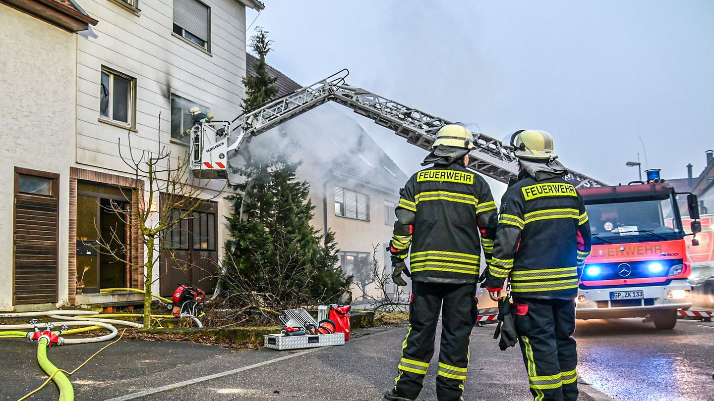 Landkreis Göppingen: Toter nach Brand in Einfamilienhaus – Brandursache unklar