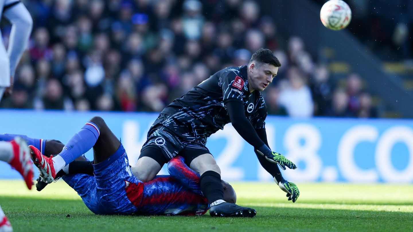 FA Cup: 25 Stiche: Mateta nach brutalem Foul aus dem Krankenhaus