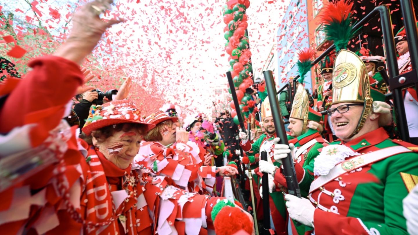 Rosenmontagszüge in den rheinischen Karnevalshochburgen