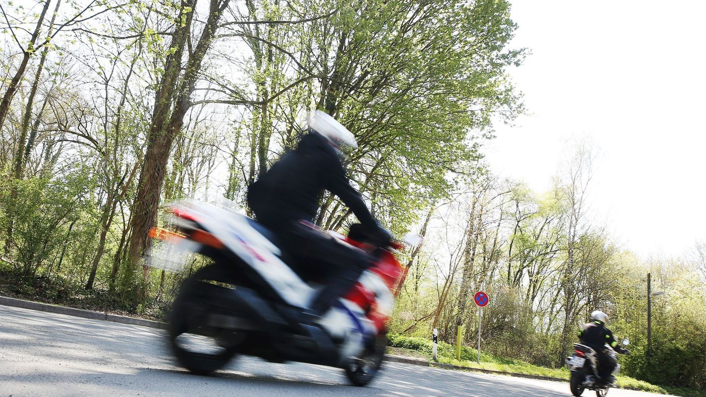 Verkehr: Motorradsaison startet: Biker-Verband mahnt zu Vorsicht