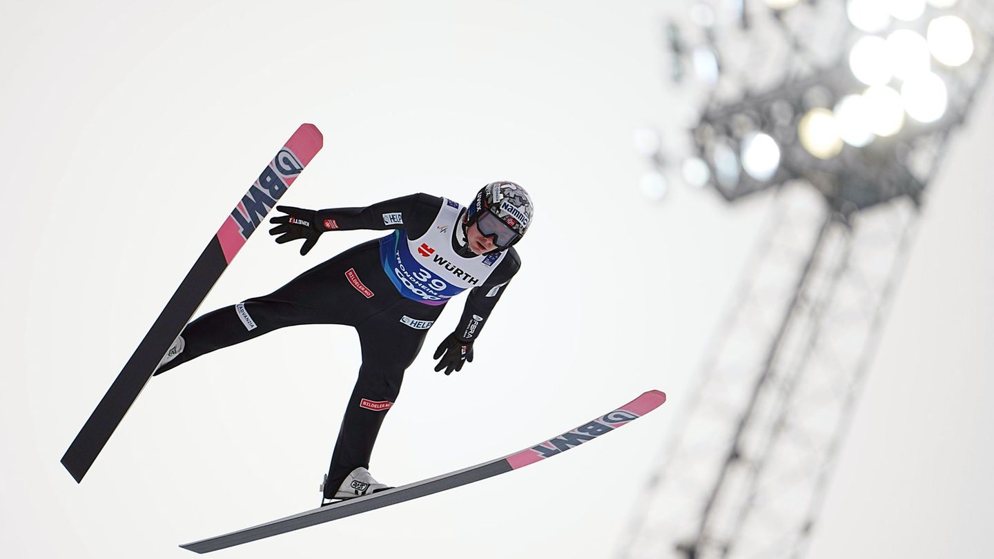 Manipulation im Skispringen: Betrugsskandal: Nur noch ein Anzug für Skispringer