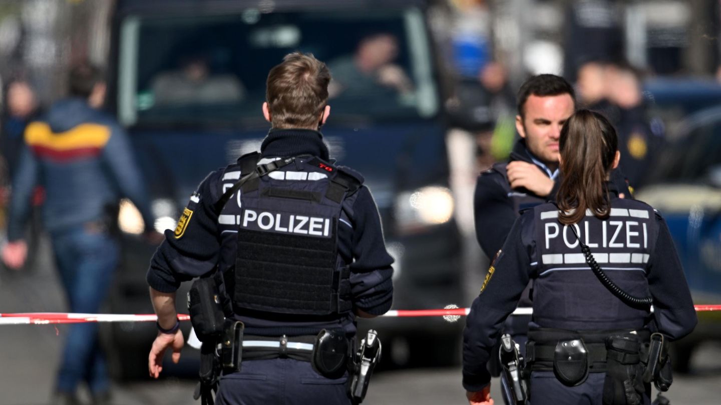 Mannheim: Mann steuert Auto in Menschenmenge – was wir wissen und was nicht