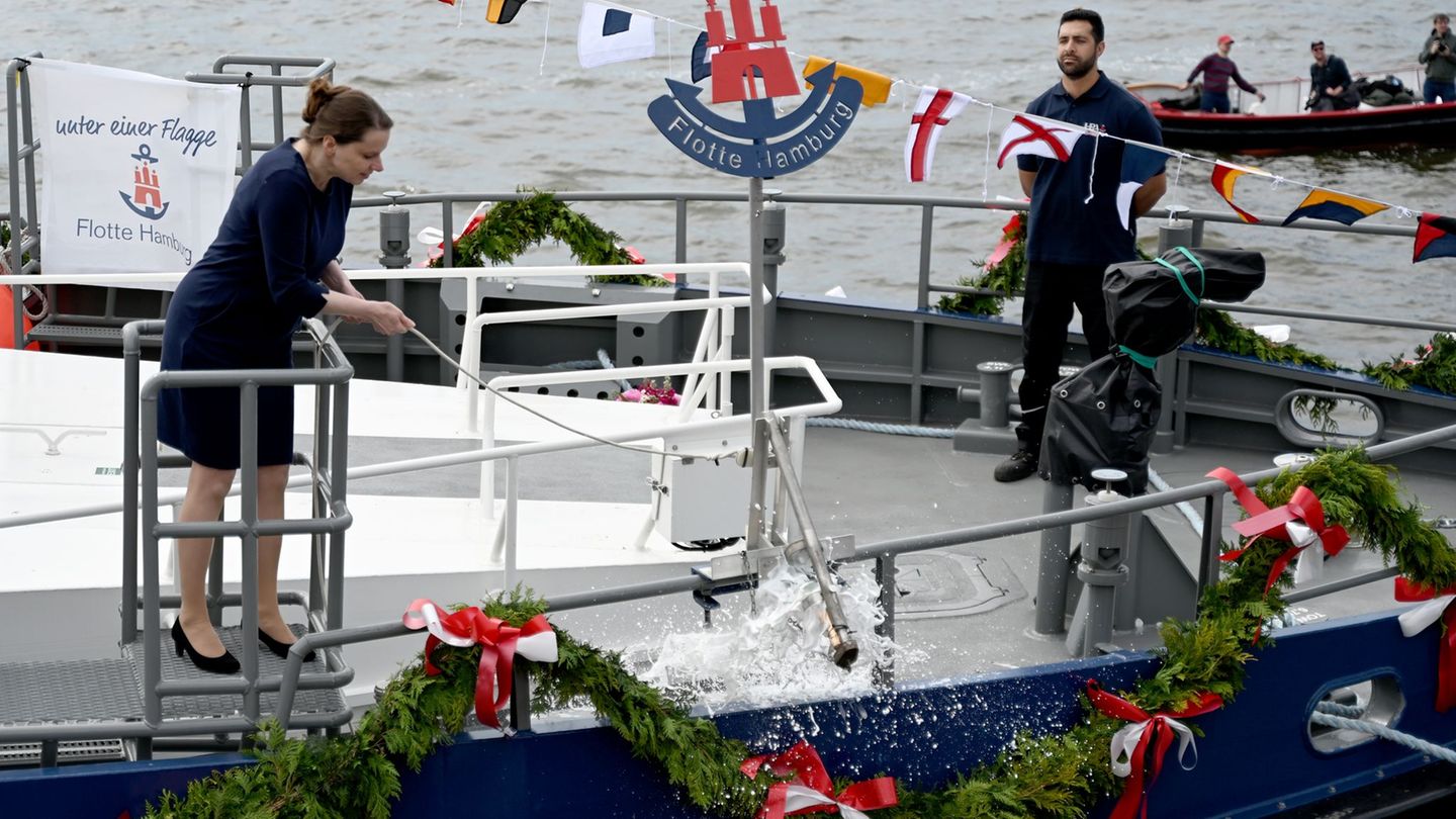 Volksfest im Hafen: Zwei hybride Polizeiboote auf dem Hafengeburtstag getauft