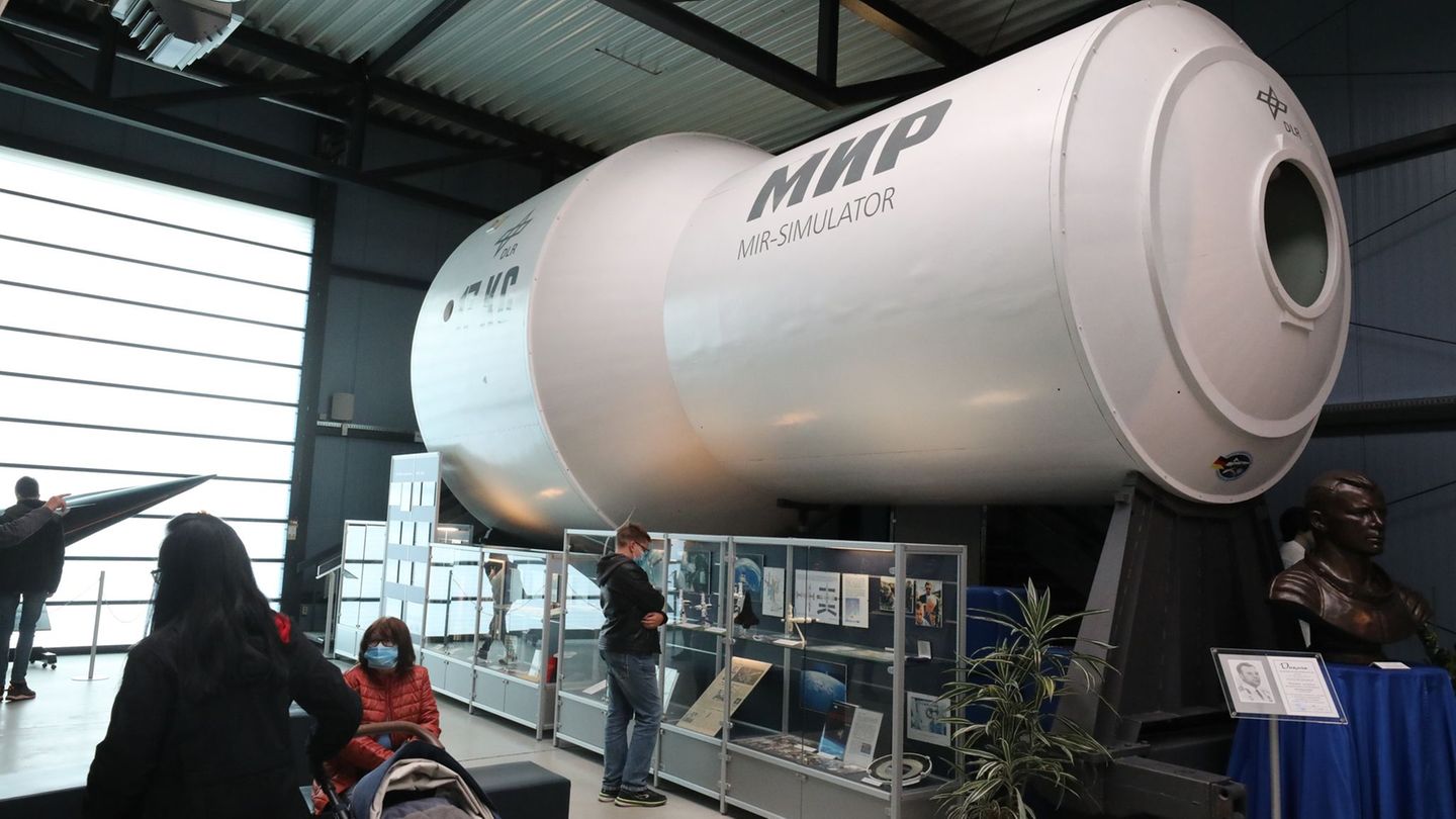 Ausstellung zur Raumfahrt: Raumfahrtschau feiert Richtfest für Erweiterungsbau