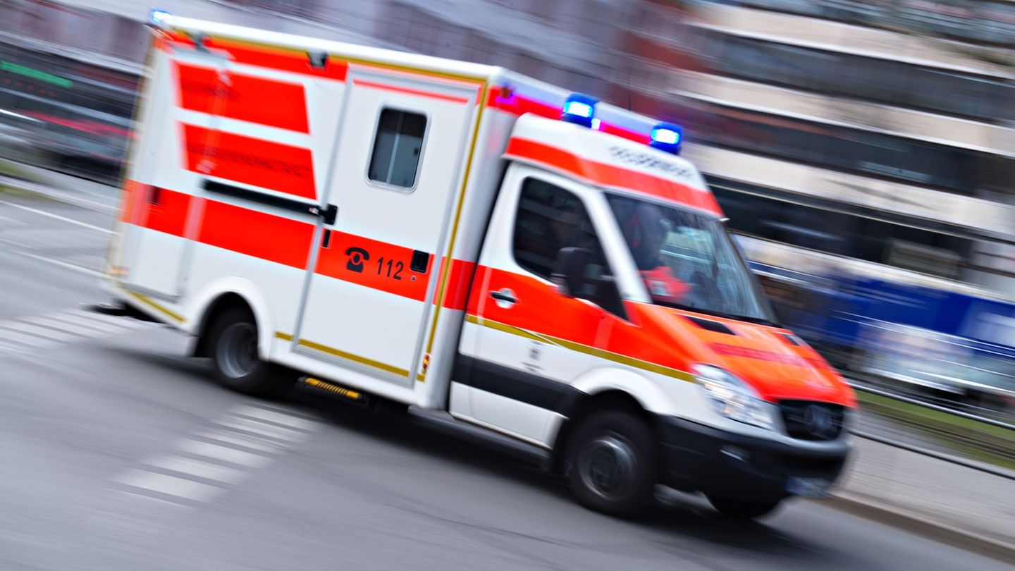 Mittelfranken: 13-Jähriger nach Sturz von Schiffschaukel im Krankenhaus