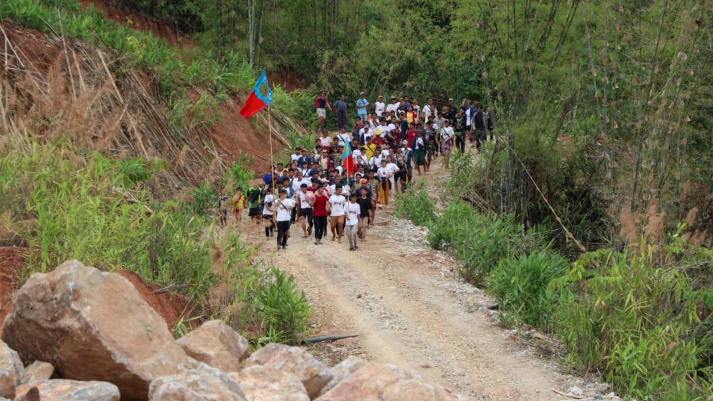 Abbau von Eisenerz: Stammesgruppe in Myanmar wehrt sich gegen Megaprojekt