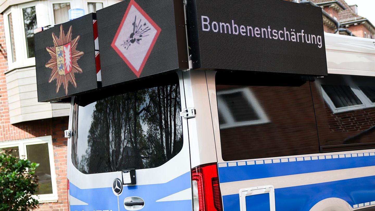 Kriegsfolgen: Lautsprecherwagen warnt in Kiel vor Bombenentschärfung